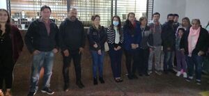 Adherentes del Frente Guasu realizan vigilia por la salud de Fernando Lugo - Nacionales - ABC Color