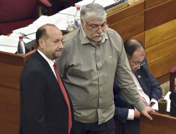 Diario HOY | Descartan la posibilidad de que se esté buscando reemplazo del senador Lugo