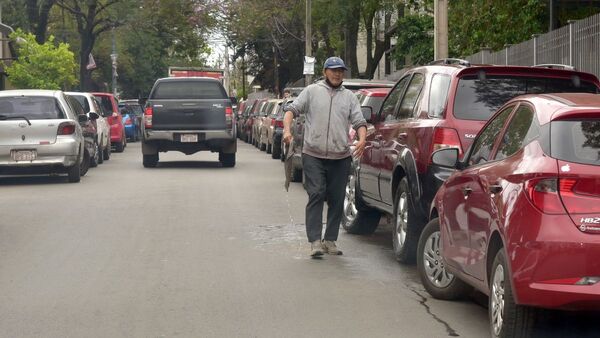 Caos reina en Asunción por la falta de espacios para estacionamiento