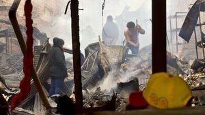 Demolerán   lo que quedó del siniestrado local de Feria Aragón 