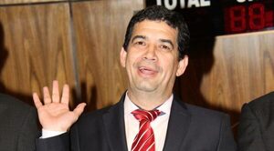 Embajada yanki anuncia que Hugo Velázquez es declarado “significativamente corrupto” por sobornar a funcionario de embajada