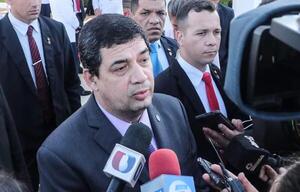 Velázquez se baja de precandidatura a la presidencia