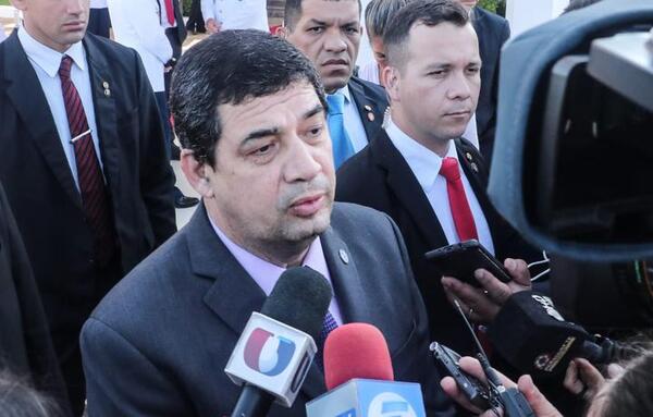 Velázquez se baja de precandidatura a la presidencia
