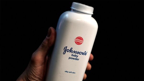 Johnson & Johnson suspende la venta de sus polvos de talco en todo el mundo