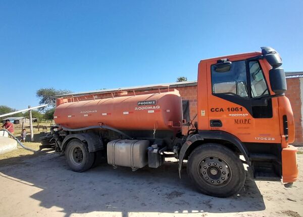 MOPC proveyó de agua potable y realizó labores de carpeta asfáltica en varias localidades