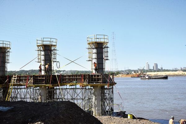 Obrero muere en zona de Costanera: cayó de 50 metros durante construcción de puente Asunción - Chaco’i - Nacionales - ABC Color