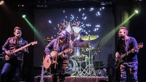 Salamandra cumple 22 años con un concierto