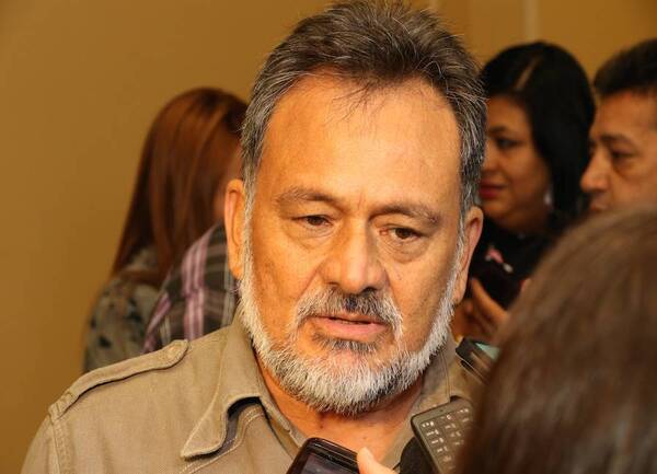 Sixto Pereira pide a los sectores de izquierda que abandonen la Concertación
