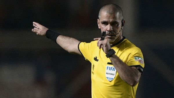 Éber Aquino, árbitro del clásico: "La experiencia cuenta mucho"