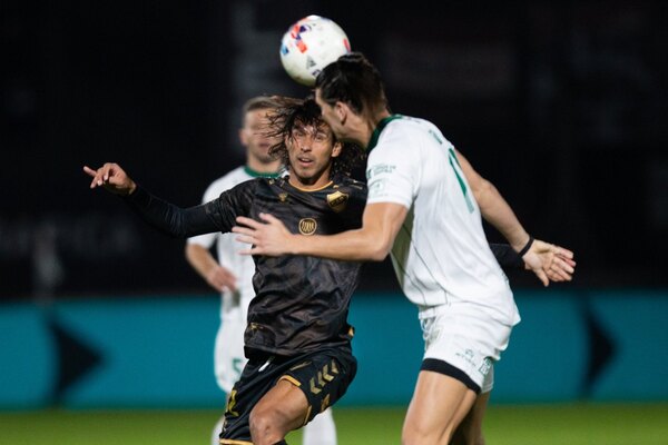 'Conejo' Benítez, gol y figura en la remontada de Platense ante Banfield