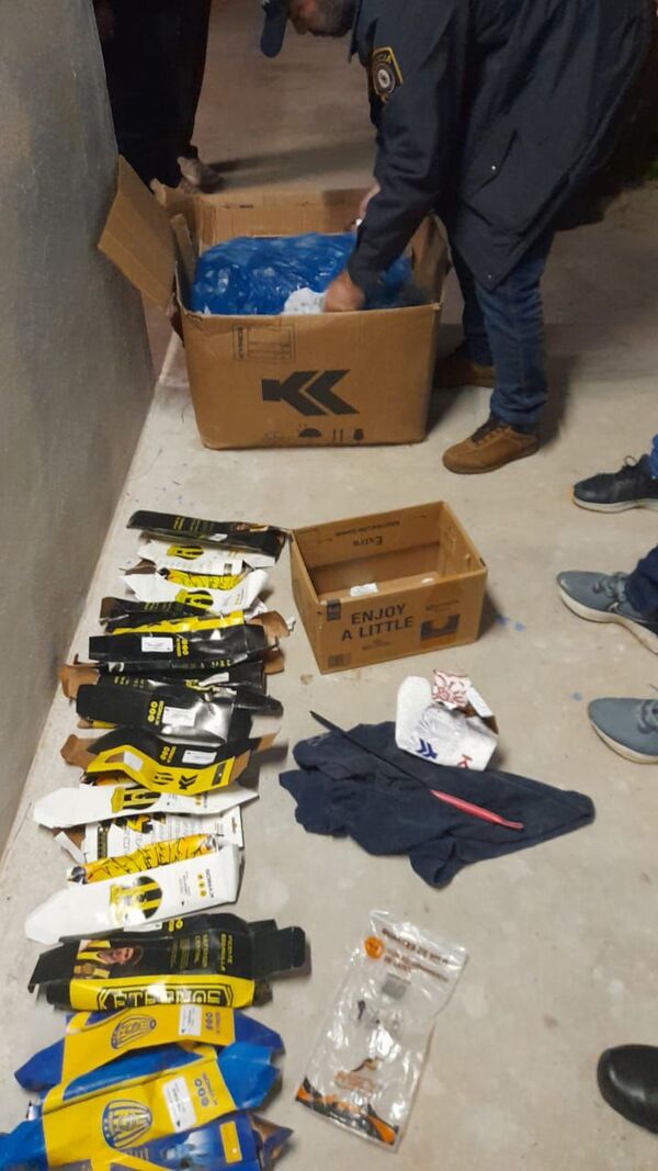 Encuentran en Asunción prendas deportivas robadas en Misiones - Policiales - ABC Color