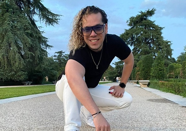 Fer Pérez de gira por España conquistando corazones con su música - Te Cuento Paraguay
