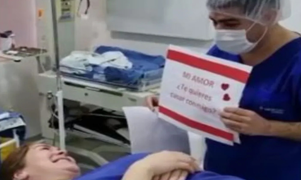 Le pidió matrimonio a su novia en la sala de parto - OviedoPress