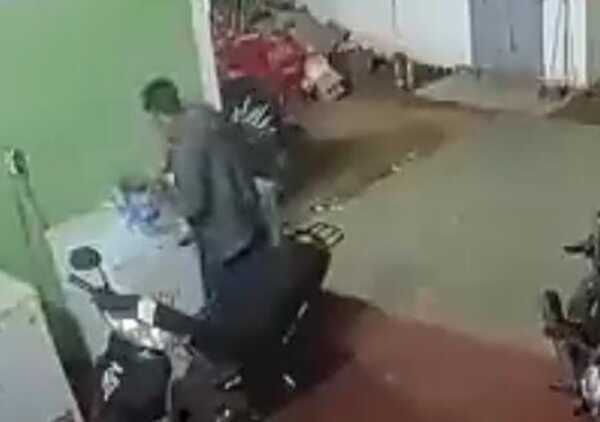(VIDEO)Todo por la chevecha: Mondaha trepó muralla como el hombre araña