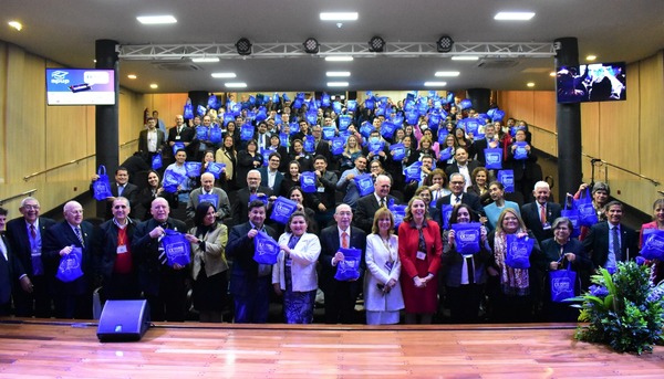 Foro reunió a 30 delegaciones de universidades de todo el país en Encarnación | Cultura y Espectáculos | 5Días