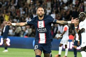 Neymar lidera con un doblete una nueva goleada del París Saint-Germain - Fútbol Internacional - ABC Color