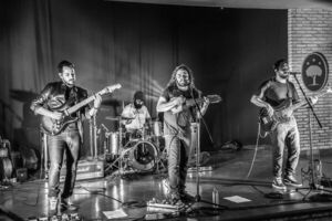 Diario HOY | Salamandra cumple 22 años y lo festeja en Rockero