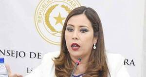 La Nación / Precandidata liberal a la senaduría apunta a combatir el “crimen social”