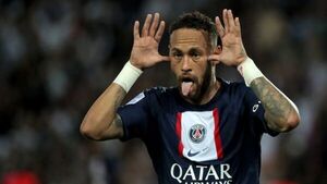 Neymar lidera con un doblete una nueva goleada del PSG