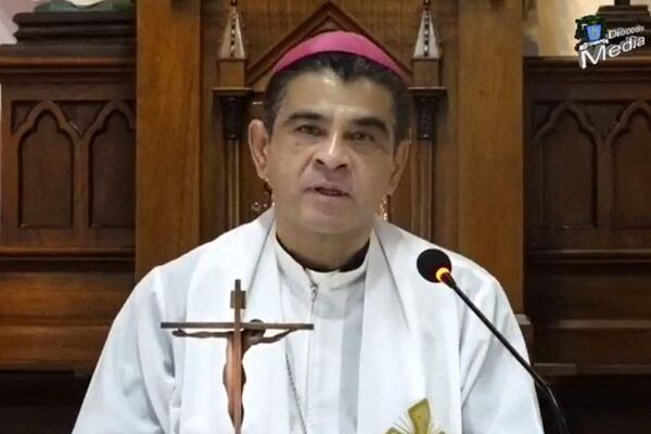 Iglesia católica busca salida a situación de obispo retenido en Nicaragua - Mundo - ABC Color