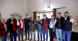 La Nación / Más dirigentes se suman a las filas del movimiento Honor Colorado