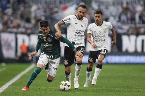 Palmeiras se lleva el derbi ante Corinthians y es más líder - Fútbol Internacional - ABC Color