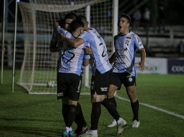 Celebración de Guaireña FC en el Parque - APF