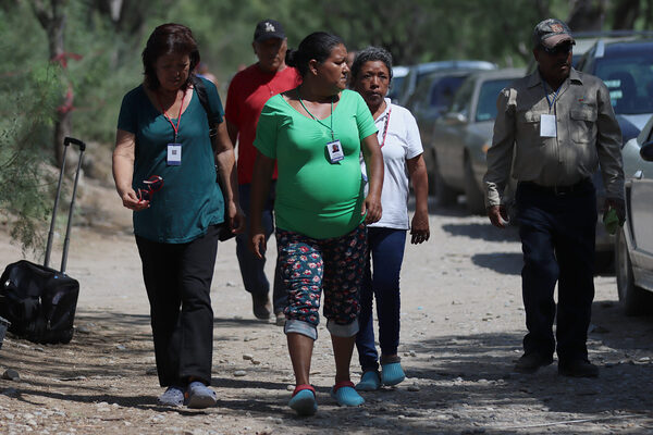 Familiares de mineros atrapados en México claman por ayuda del extranjero - MarketData