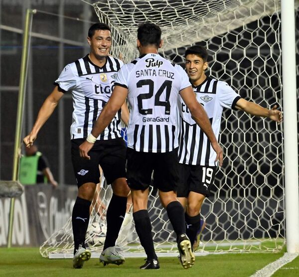 Libertad 4-Sol de América 1: Sello mundialista - Fútbol - ABC Color