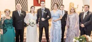 La unión de Leticia Antonella Milessi Bernal y Adrián Matías Cuevas Rodas - Sociales - ABC Color