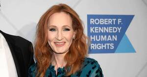 La Nación / Amenazaron a J.K. Rowling tras mensaje de apoyo a Rushdie