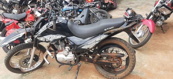Joven motociclista fallece en un camino vecinal de Carapeguá - Nacionales - ABC Color