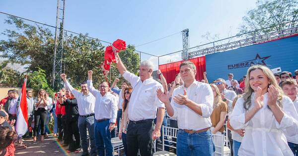 La Nación / Wiens oficializa su precandidatura a la presidencia de la República por Fuerza Republicana