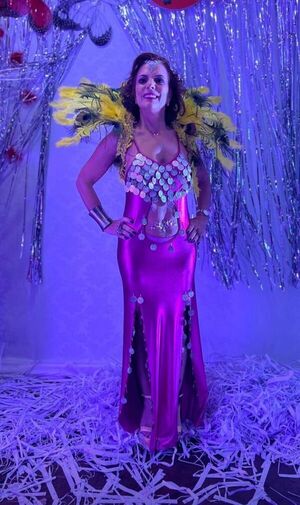 Nora Ruoti celebró anoche sus 58 años cantando y sambando - Gente - ABC Color
