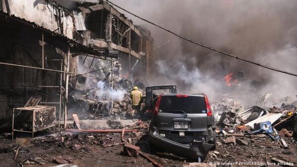 Fuerte explosión en unos grandes almacenes de Ereván