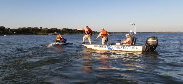 Continúa búsqueda de hombre desaparecido en aguas del río Paraná - Policiales - ABC Color