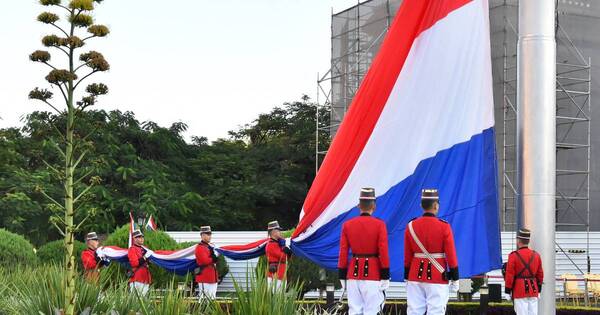 La Nación / Día de la Bandera paraguaya: 210 años de símbolo patrio