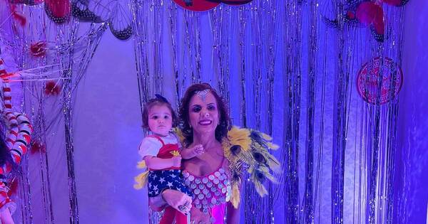 La Nación / Nora Ruoti trajo el carnaval de Río de Janeiro a su cumpleaños