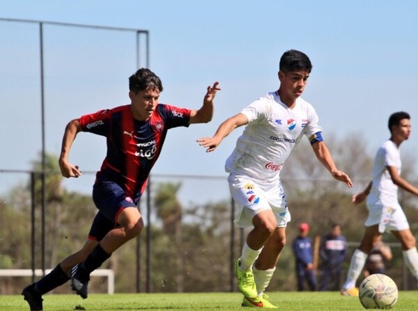 Sub 17: Con cuatro victorias y dos empates - APF