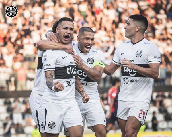 Olimpia deja sin invicto a Cerro Porteño y se prende en la lucha por el título - Radio Imperio