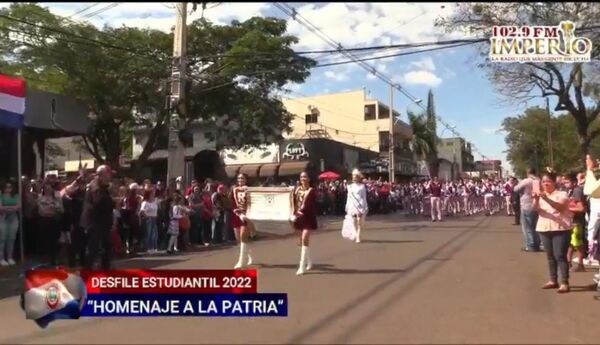 Multitudinario y colorido desfile estudiantil por el Día de la Bandera Paraguaya - Radio Imperio