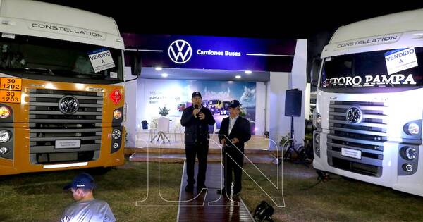 La Nación / Diesa realizó la entrega de camiones y seguirá apostando a la electromovilidad