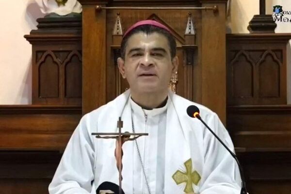 Obispo retenido en sede episcopal de Nicaragua pide orar por su liberación - Mundo - ABC Color