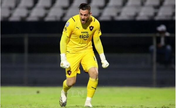 La frustración y el enojo del portero de Cerro Porteño tras perder el Superclásico