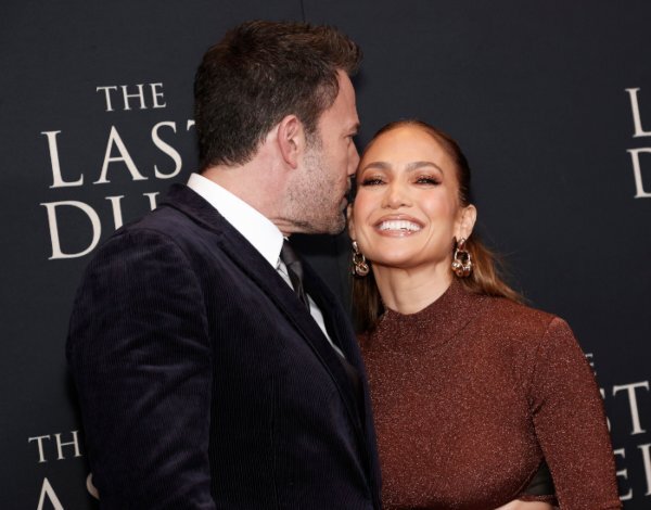 Ben Affleck y JLo se reúnen con Jennifer Garner para un Halloween en familia | 1000 Noticias