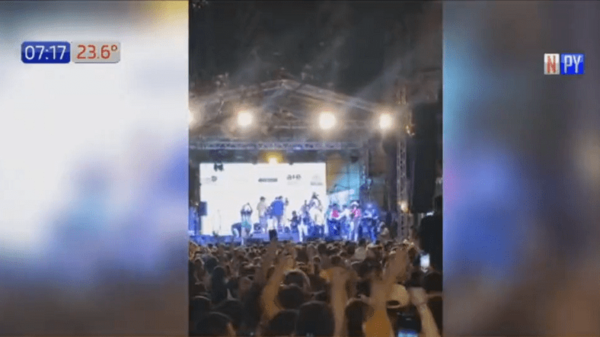 Escrachan a Nenecho durante serenata por los 485 años de Asunción | Noticias Paraguay