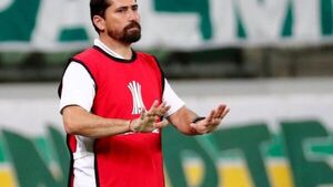 Coritiba destituyó al técnico paraguayo Gustavo Morínigo