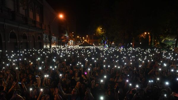 Multitudinario abucheo a Nenecho en aniversario de Asunción