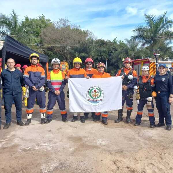 Bomberos encarnacenos obtuvieron primer puesto en V Encuentro Nacional de Rescate Vehícular