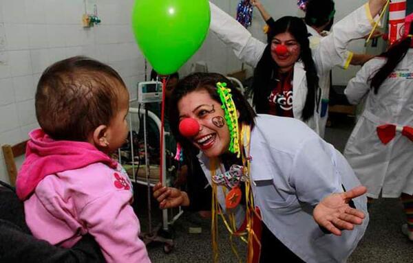 Doná juguetes y ayudá a que los doctores "payasonrisas" puedan agasajar a los niños